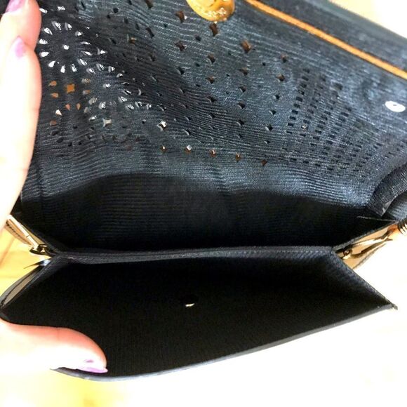 NWT Cute Faux Leather Crossbody Bag - Picture 12 of 15